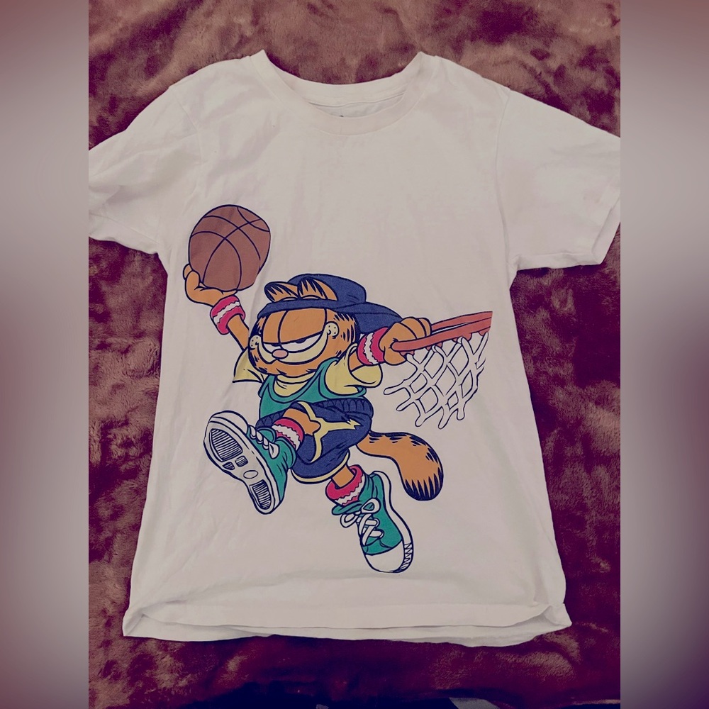 Garfield graphic tee